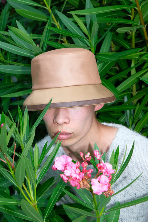 material Bucket / Camel